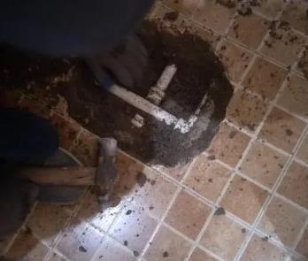 石阡卫生间漏水维修公司为您分享下卫生间渗水如何处理及注意事项